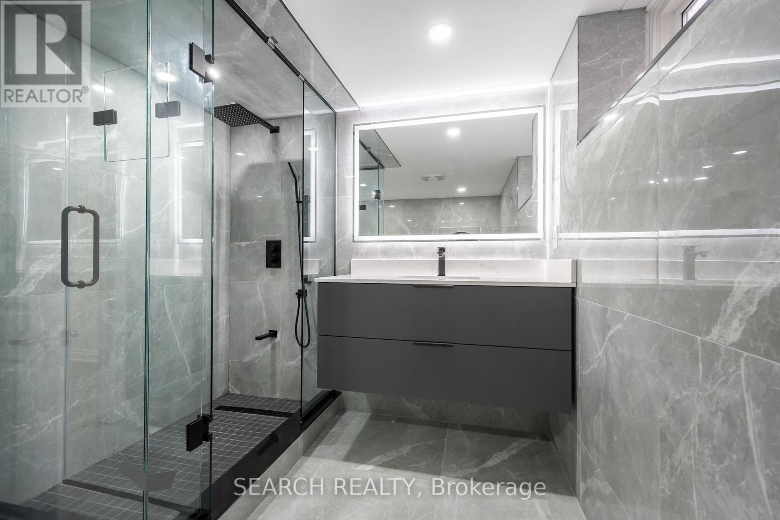 1079 Deta Road, Mississauga, Ontario  L5E 2R6 - Photo 32 - W12439738