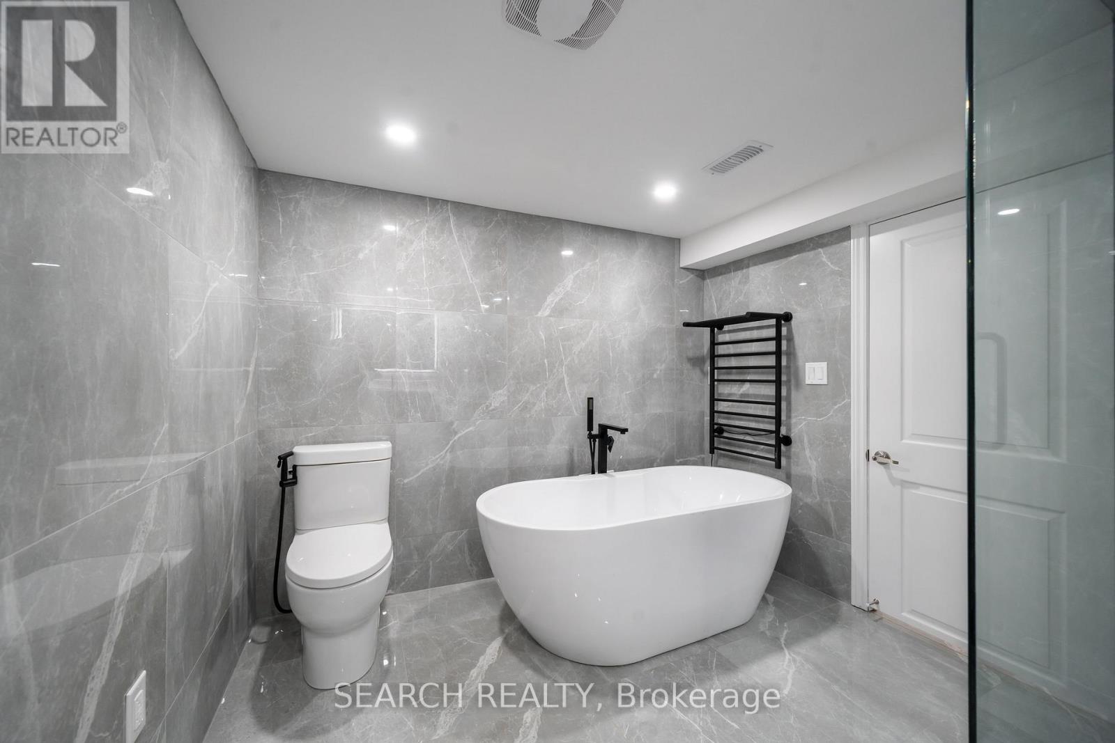 1079 Deta Road, Mississauga, Ontario  L5E 2R6 - Photo 33 - W12439738