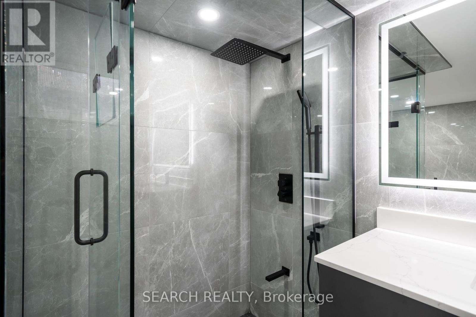 1079 Deta Road, Mississauga, Ontario  L5E 2R6 - Photo 34 - W12439738