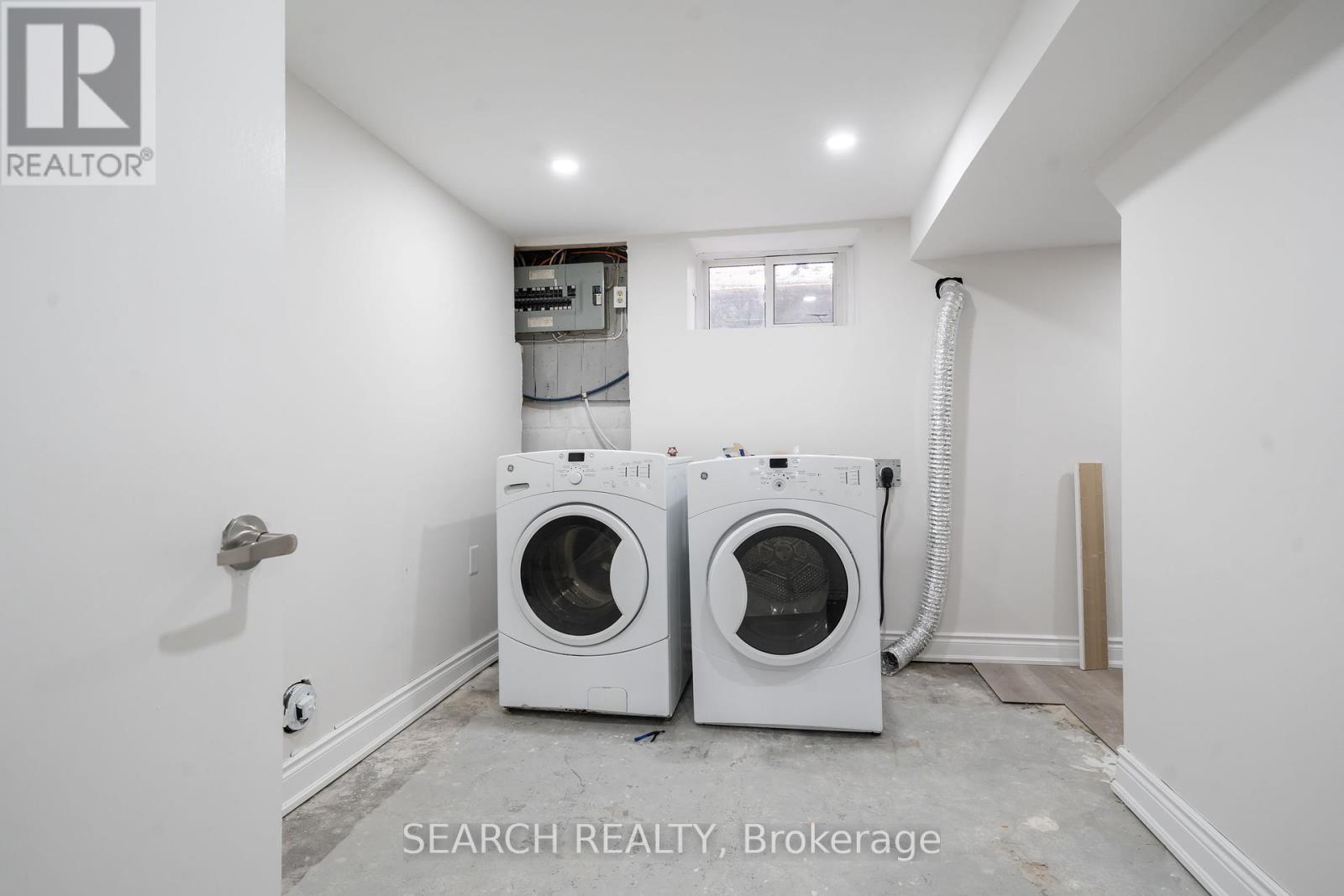 1079 Deta Road, Mississauga, Ontario  L5E 2R6 - Photo 35 - W12439738