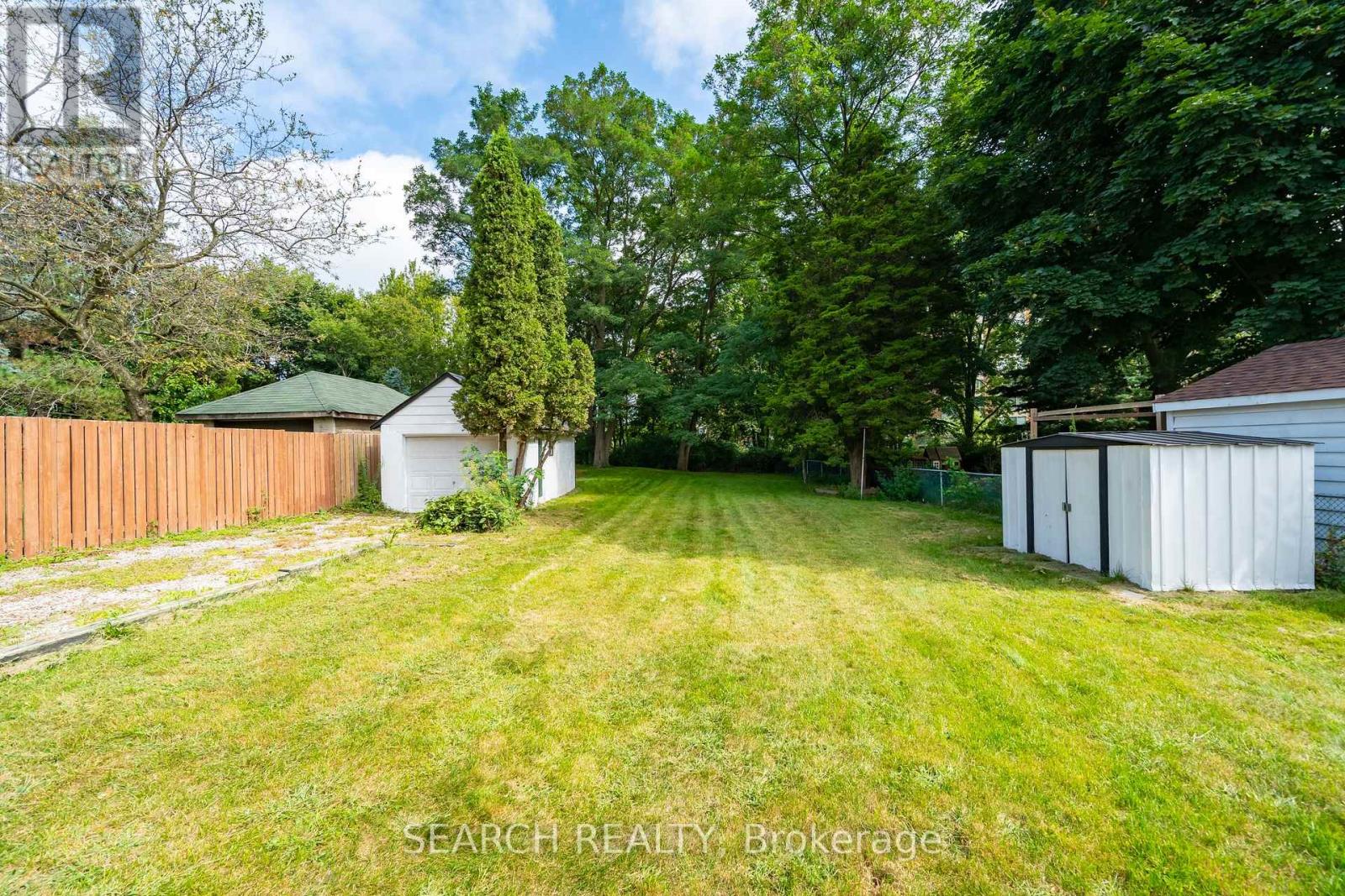 1079 Deta Road, Mississauga, Ontario  L5E 2R6 - Photo 40 - W12439738