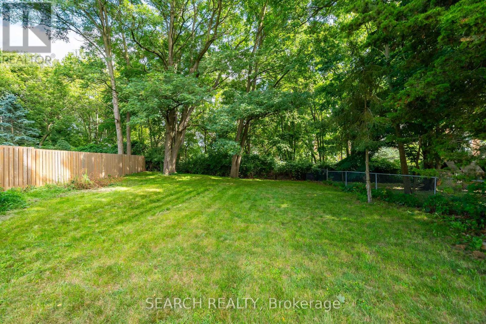 1079 Deta Road, Mississauga, Ontario  L5E 2R6 - Photo 41 - W12439738
