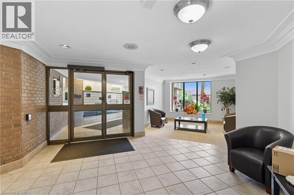 6720 Glen Erin Drive Unit# 902, Mississauga, Ontario  L5N 3K8 - Photo 4 - 40775327