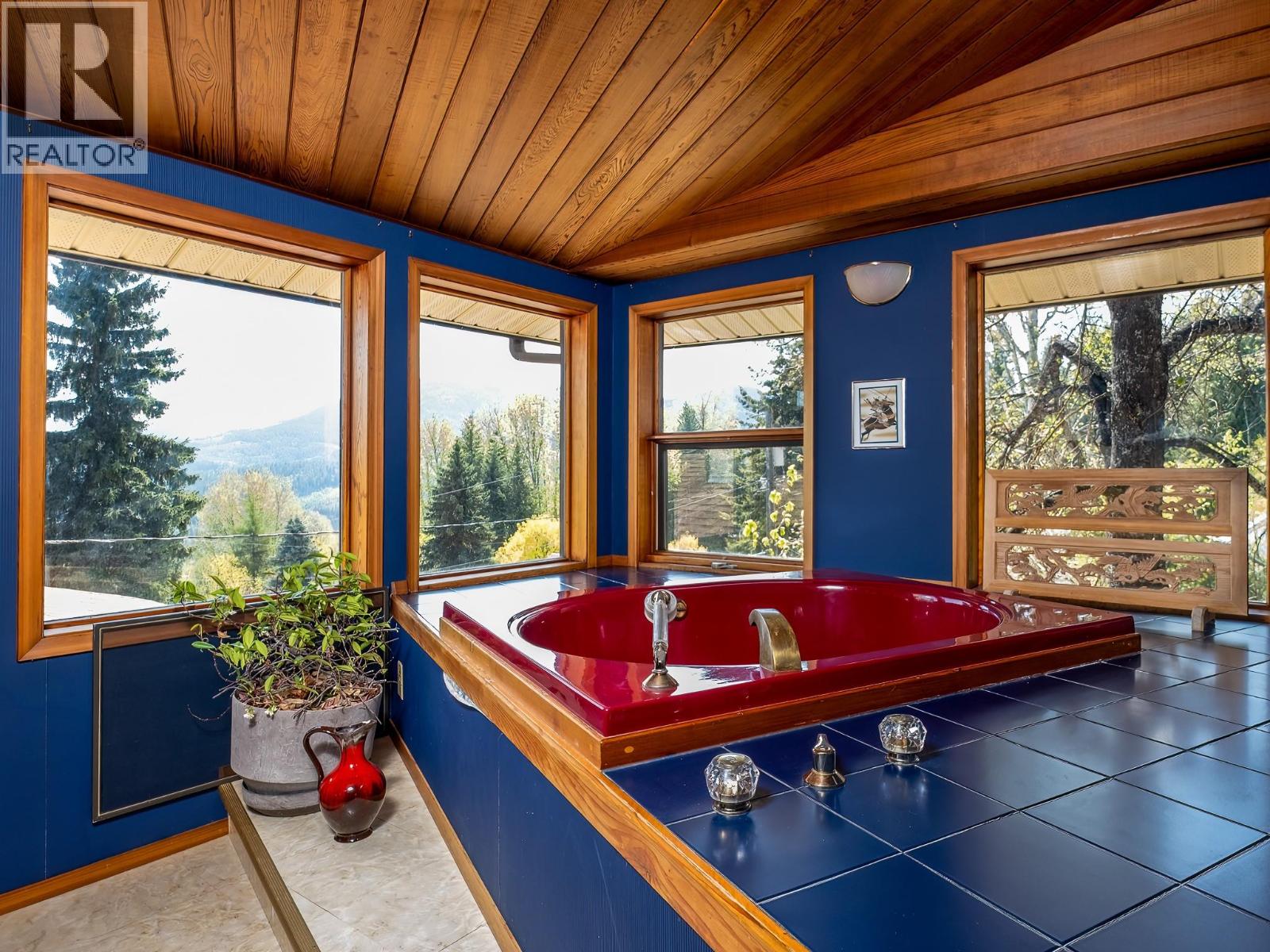 1750 Phoenix Avenue, Rossland, British Columbia  V0G 1Y0 - Photo 22 - 10345656