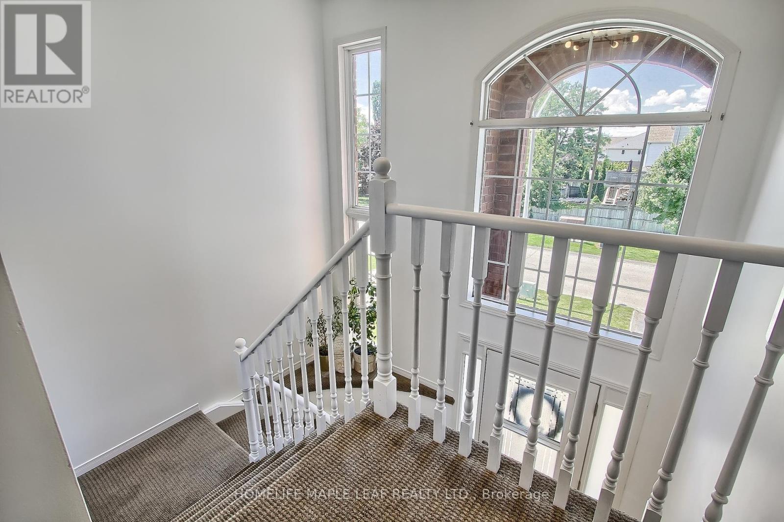 39 Segwun Road, Hamilton, Ontario  L8B 0K2 - Photo 19 - X12439681