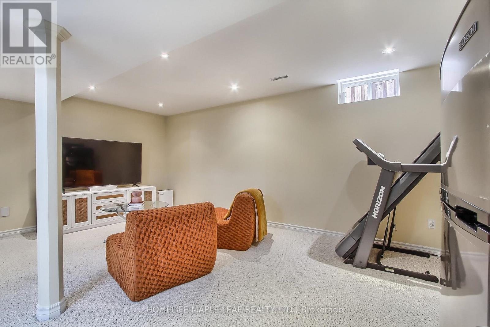 39 Segwun Road, Hamilton, Ontario  L8B 0K2 - Photo 31 - X12439681