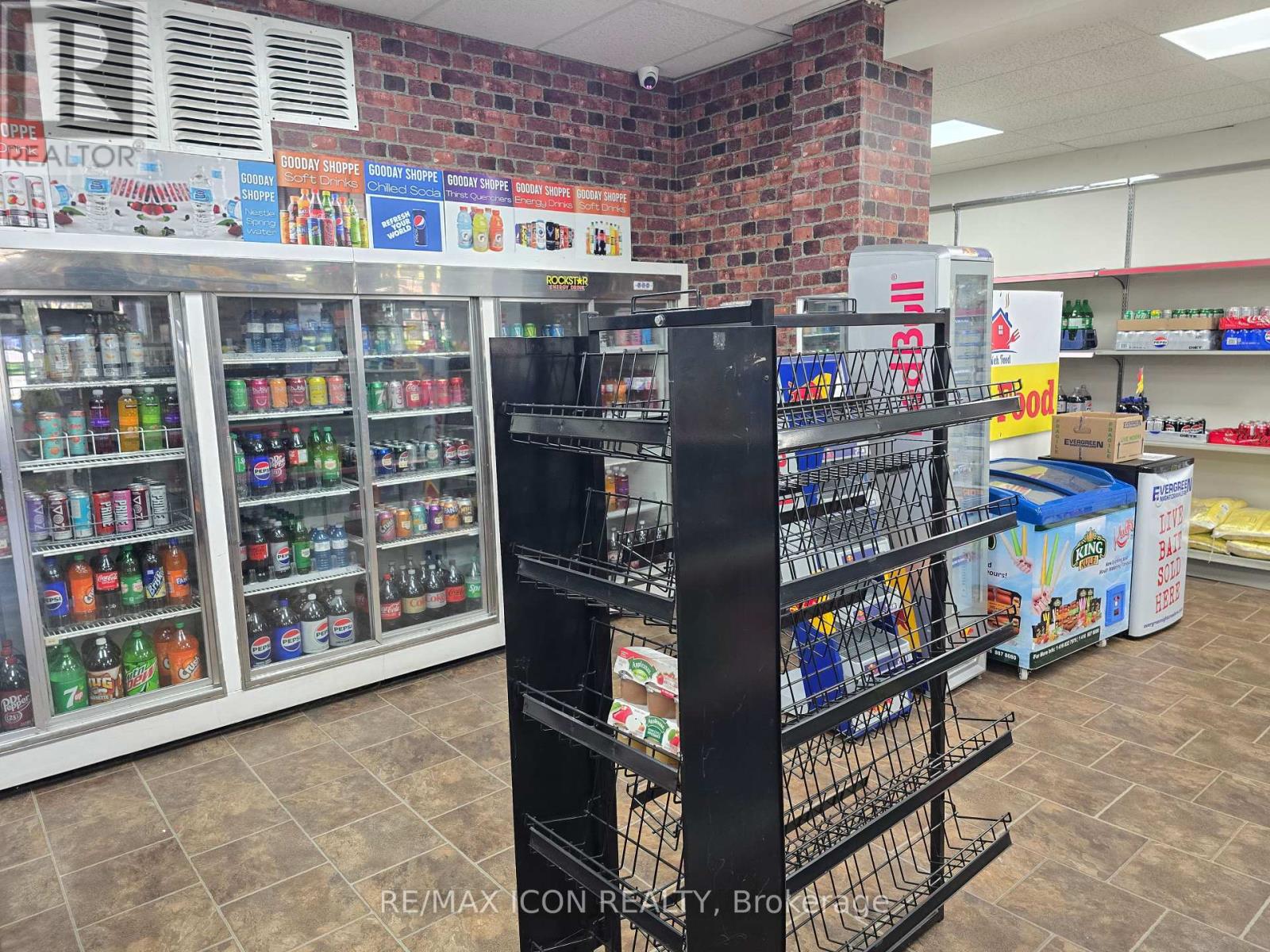 543 Speedvale Avenue E, Guelph, Ontario  N1E 1P9 - Photo 9 - X12439688