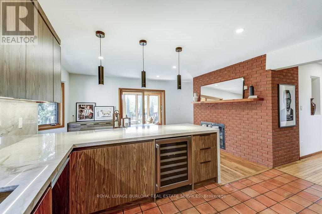 9 Foresthill Crescent, Pelham, Ontario  L0S 1E1 - Photo 11 - X12439768