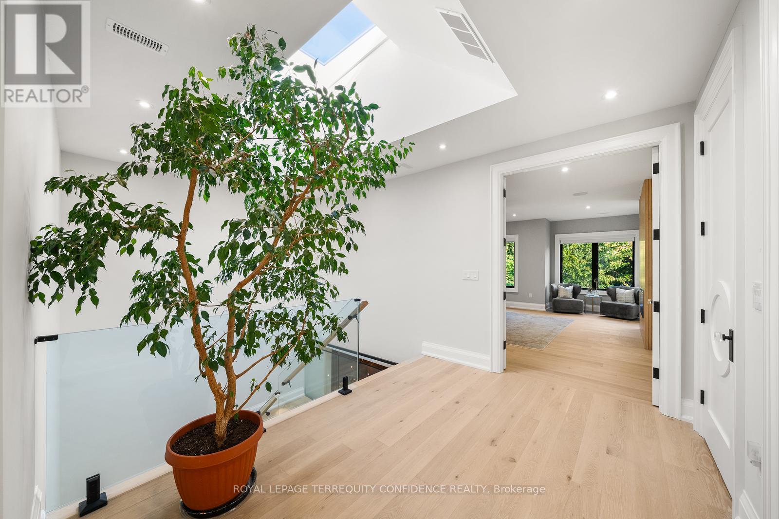 422 Hounslow Avenue, Toronto, Ontario  M2R 1H6 - Photo 18 - C12439779