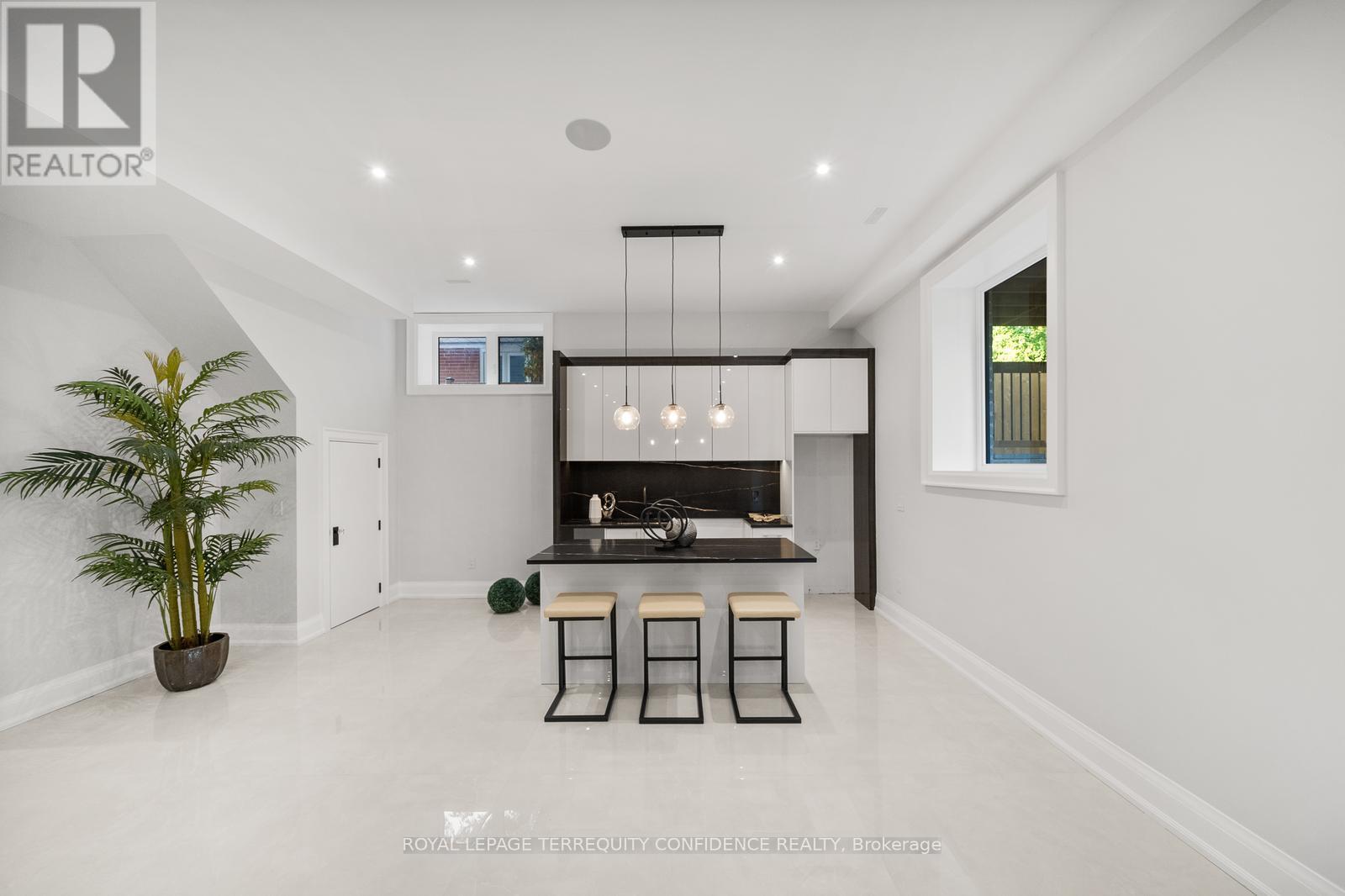 422 Hounslow Avenue, Toronto, Ontario  M2R 1H6 - Photo 36 - C12439779