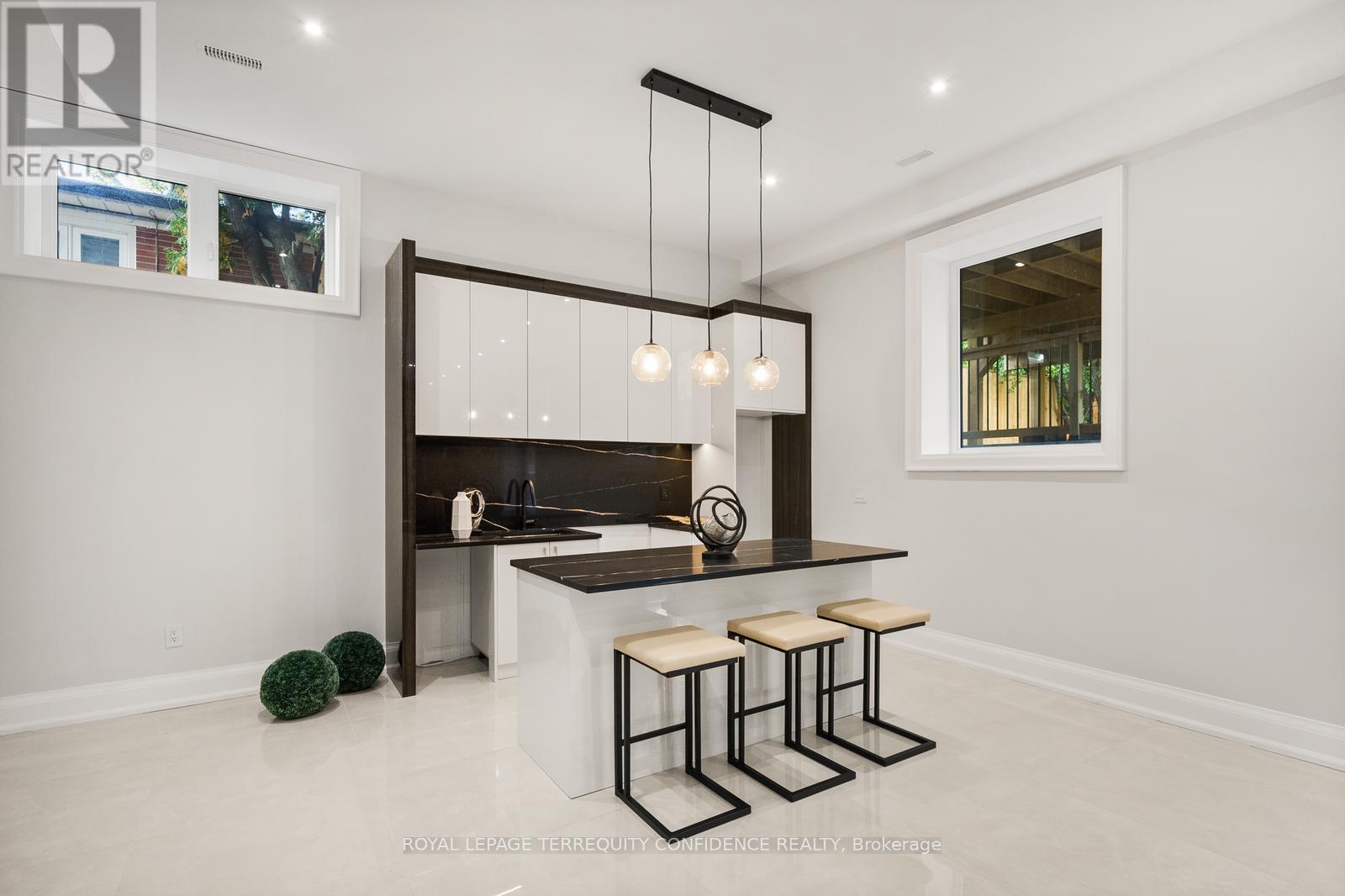 422 Hounslow Avenue, Toronto, Ontario  M2R 1H6 - Photo 37 - C12439779