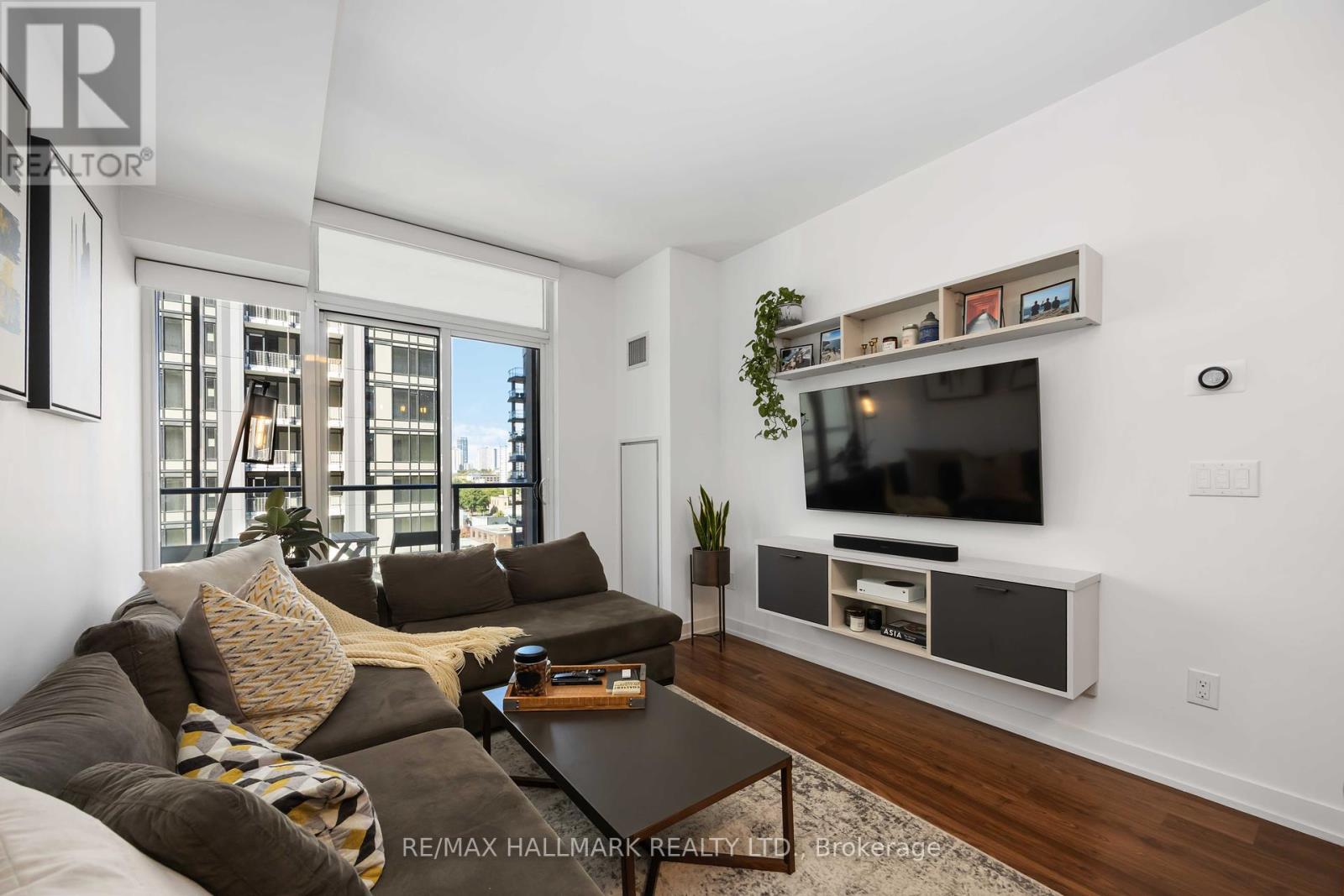 902 - 105 George Street, Toronto, Ontario  M5A 2N4 - Photo 17 - C12439792