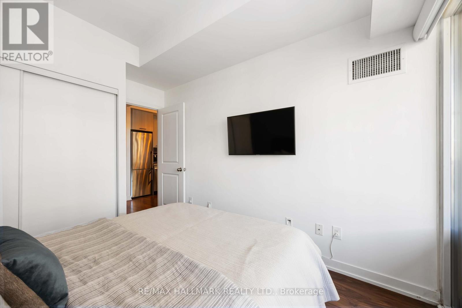 902 - 105 George Street, Toronto, Ontario  M5A 2N4 - Photo 22 - C12439792