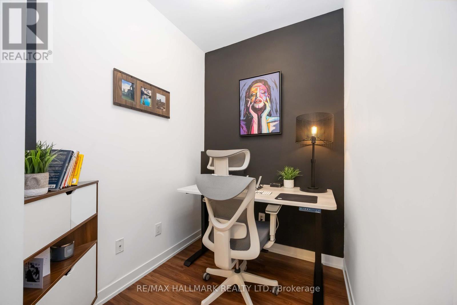 902 - 105 George Street, Toronto, Ontario  M5A 2N4 - Photo 5 - C12439792