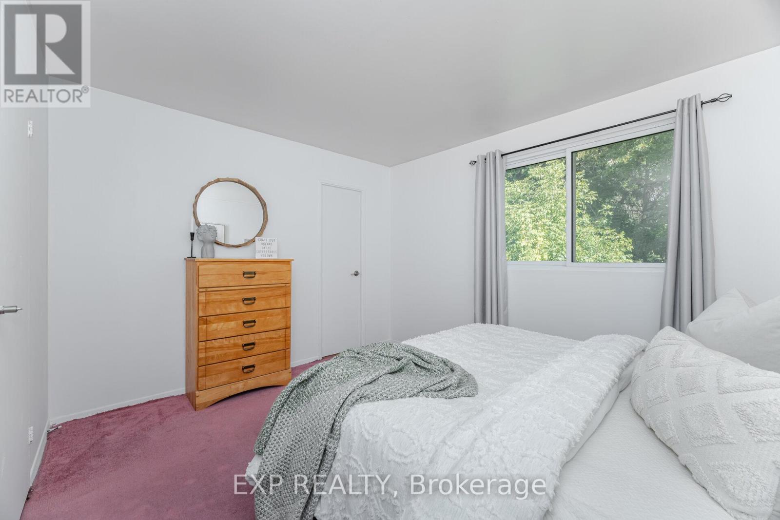 125 Hollyberry Trail, Toronto, Ontario  M2H 2P2 - Photo 11 - C12439827