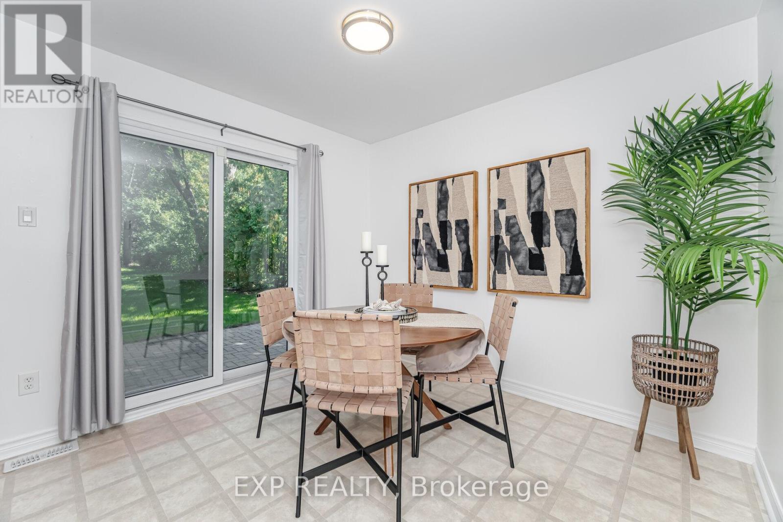 125 Hollyberry Trail, Toronto, Ontario  M2H 2P2 - Photo 7 - C12439827
