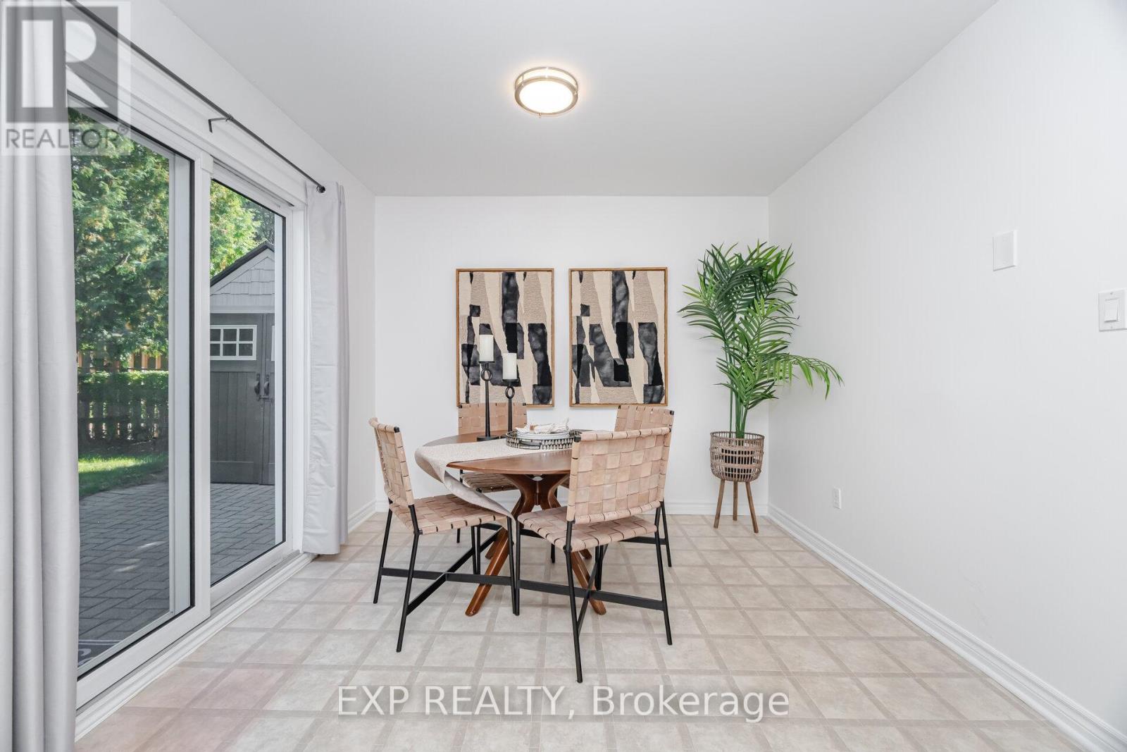 125 Hollyberry Trail, Toronto, Ontario  M2H 2P2 - Photo 8 - C12439827