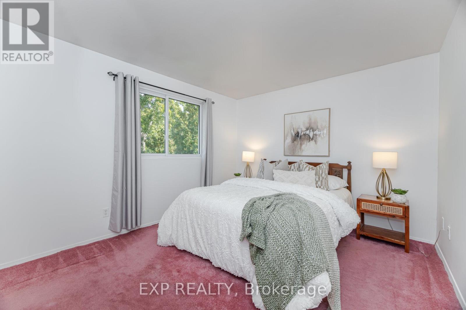 125 Hollyberry Trail, Toronto, Ontario  M2H 2P2 - Photo 9 - C12439827
