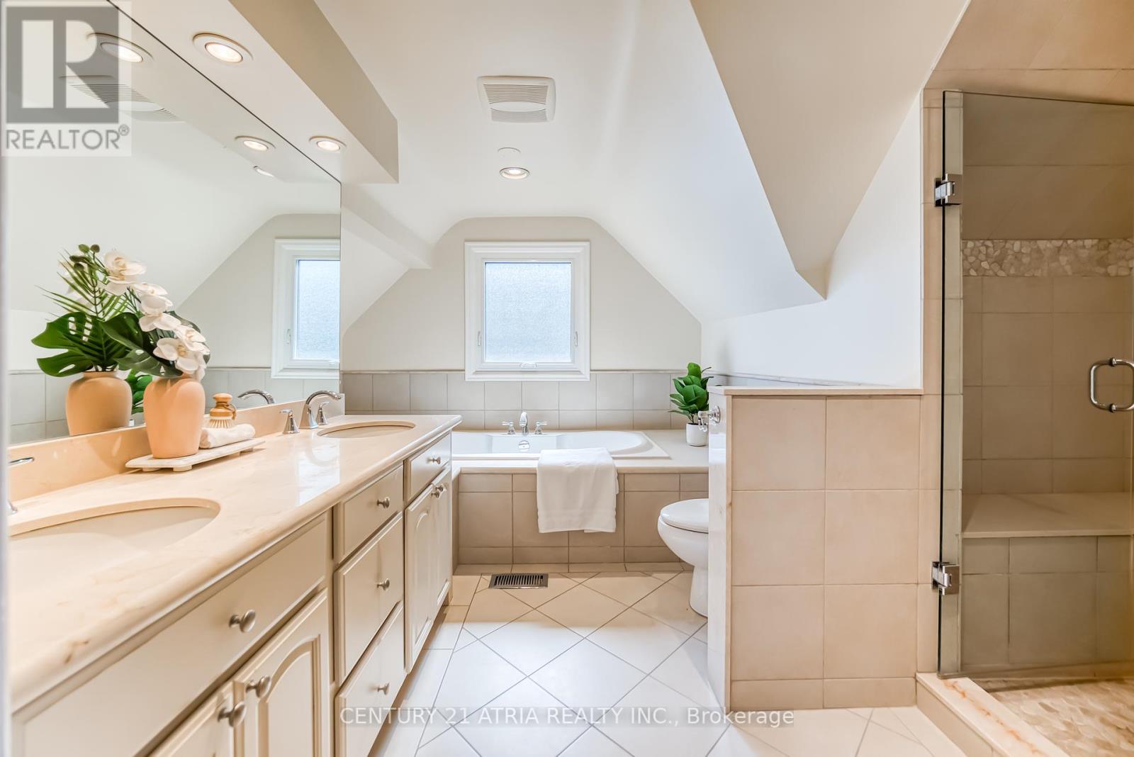 56 Magpie Crescent, Toronto, Ontario  M2L 2E5 - Photo 15 - C12439834