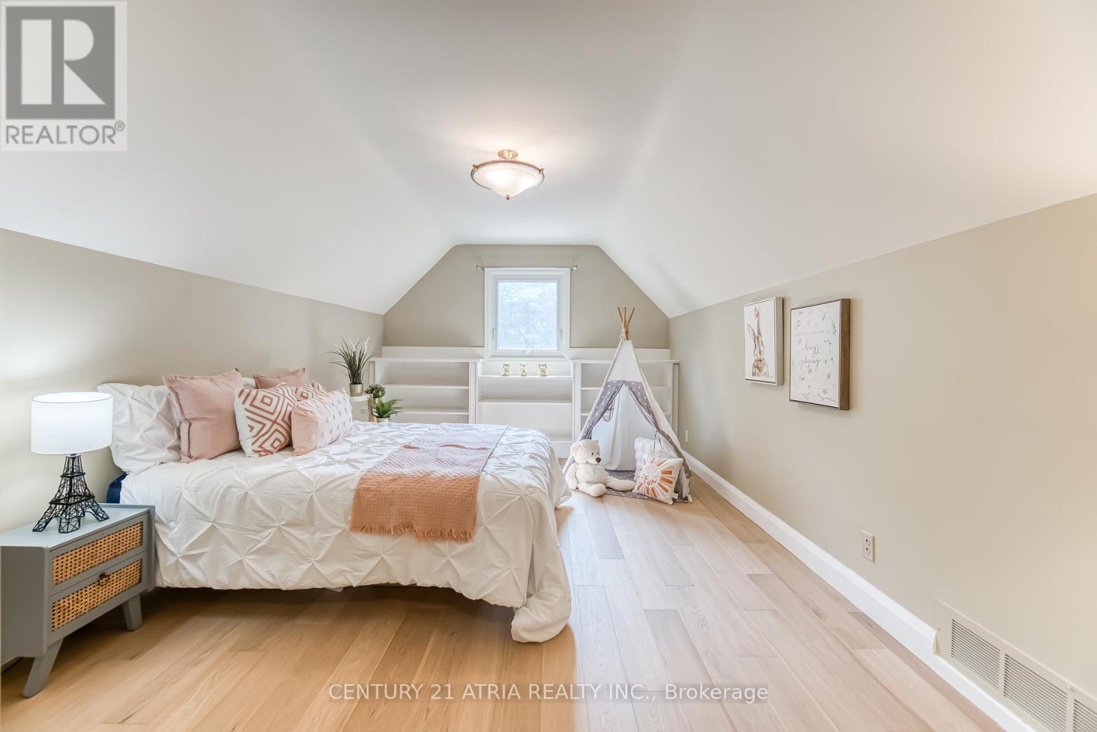 56 Magpie Crescent, Toronto, Ontario  M2L 2E5 - Photo 18 - C12439834