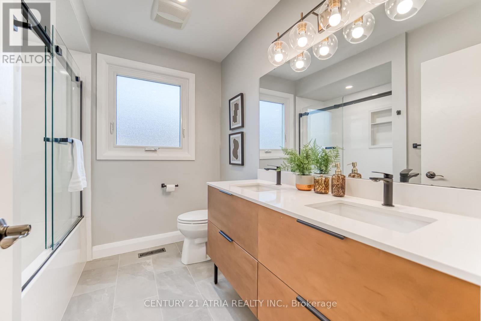 56 Magpie Crescent, Toronto, Ontario  M2L 2E5 - Photo 19 - C12439834