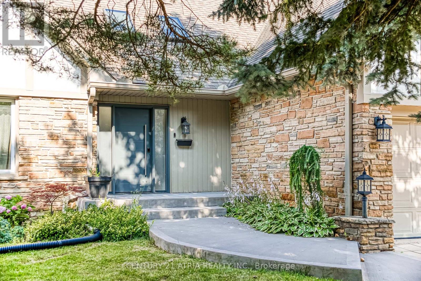 56 Magpie Crescent, Toronto, Ontario  M2L 2E5 - Photo 35 - C12439834