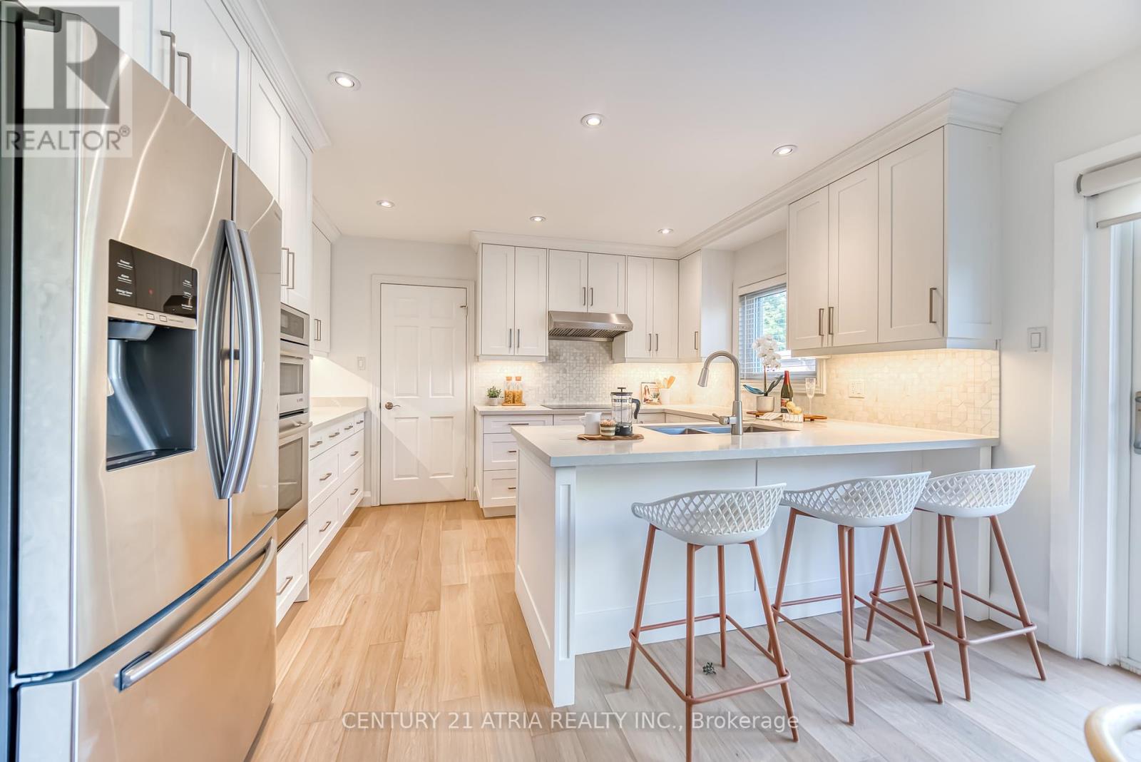 56 Magpie Crescent, Toronto, Ontario  M2L 2E5 - Photo 8 - C12439834