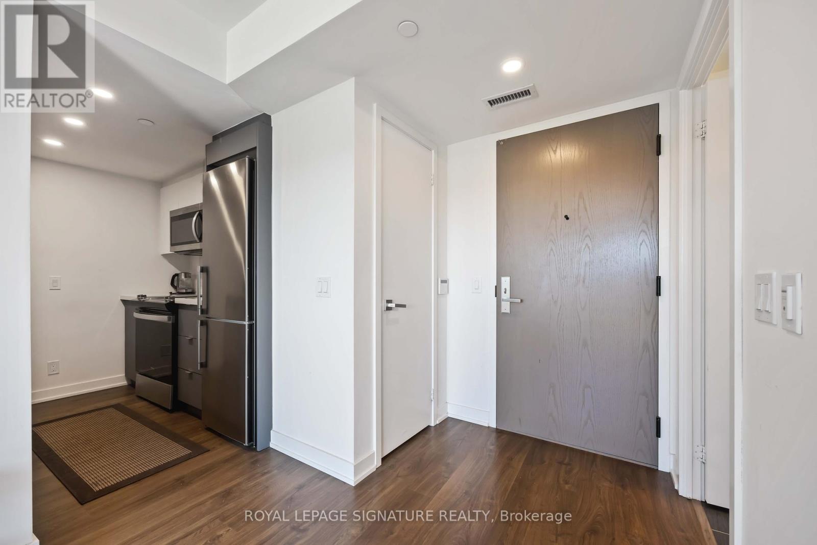 216 - 30 Tretti Way, Toronto, Ontario  M3H 0E3 - Photo 6 - C12439857