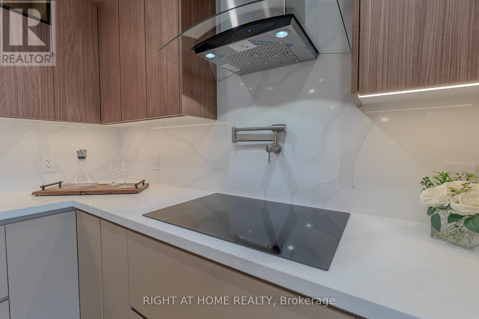 608 - 447 Walmer Road, Toronto, Ontario  M5P 2X9 - Photo 20 - C12439875