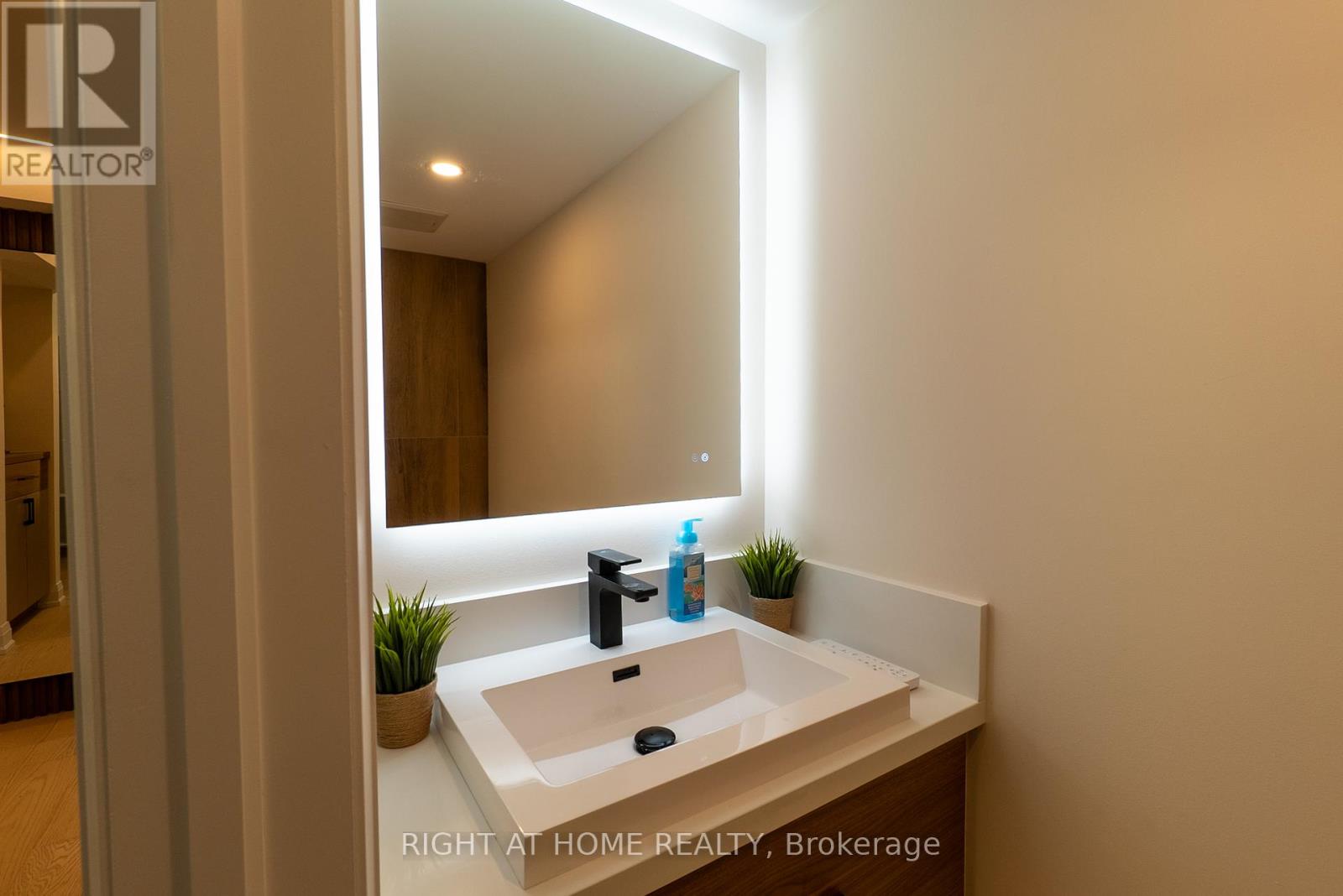 608 - 447 Walmer Road, Toronto, Ontario  M5P 2X9 - Photo 31 - C12439875