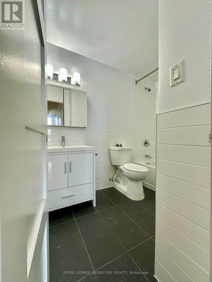 2311 - 666 Spadina Avenue, Toronto, Ontario  M5S 2H8 - Photo 11 - C12439917