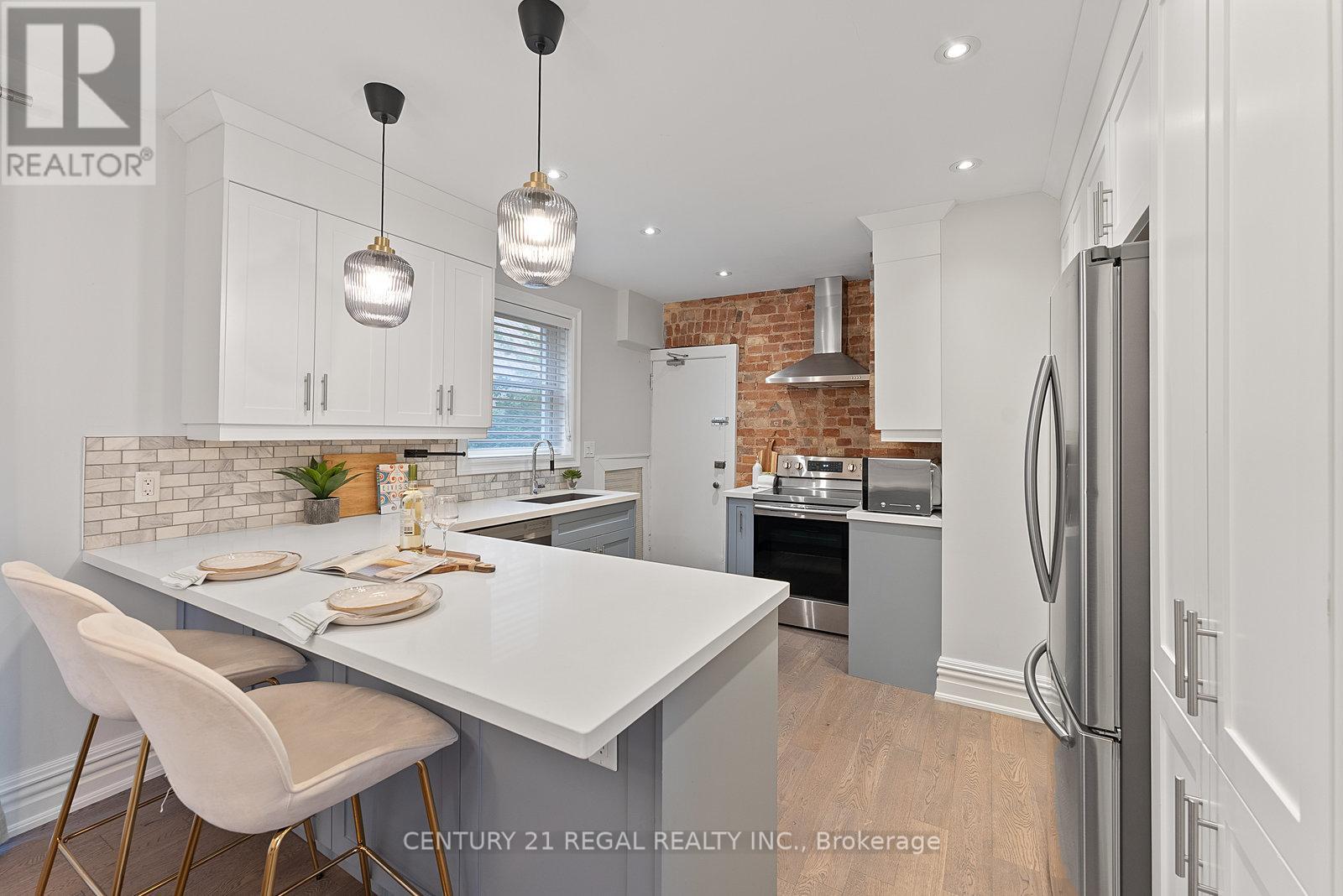 93 Douglas Crescent, Toronto, Ontario  M4W 2E6 - Photo 13 - C12439930