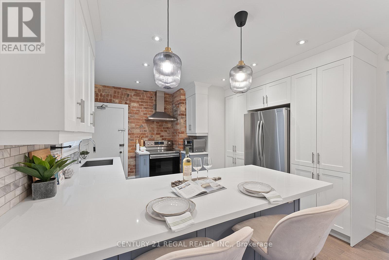 93 Douglas Crescent, Toronto, Ontario  M4W 2E6 - Photo 15 - C12439930