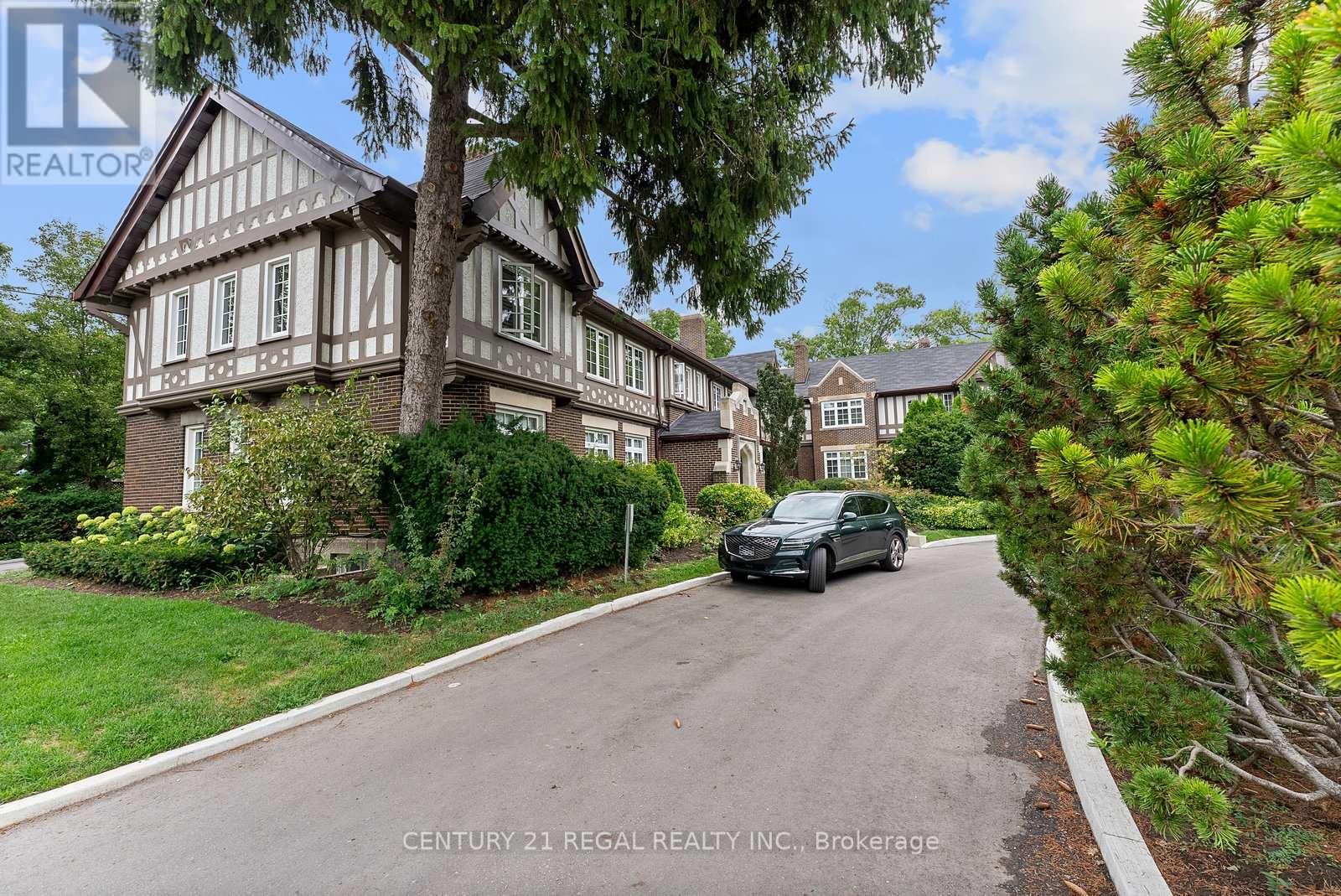 93 Douglas Crescent, Toronto, Ontario  M4W 2E6 - Photo 2 - C12439930