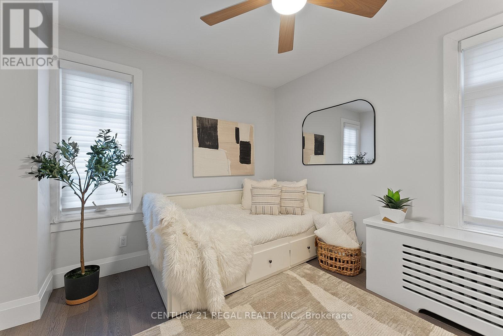 93 Douglas Crescent, Toronto, Ontario  M4W 2E6 - Photo 28 - C12439930