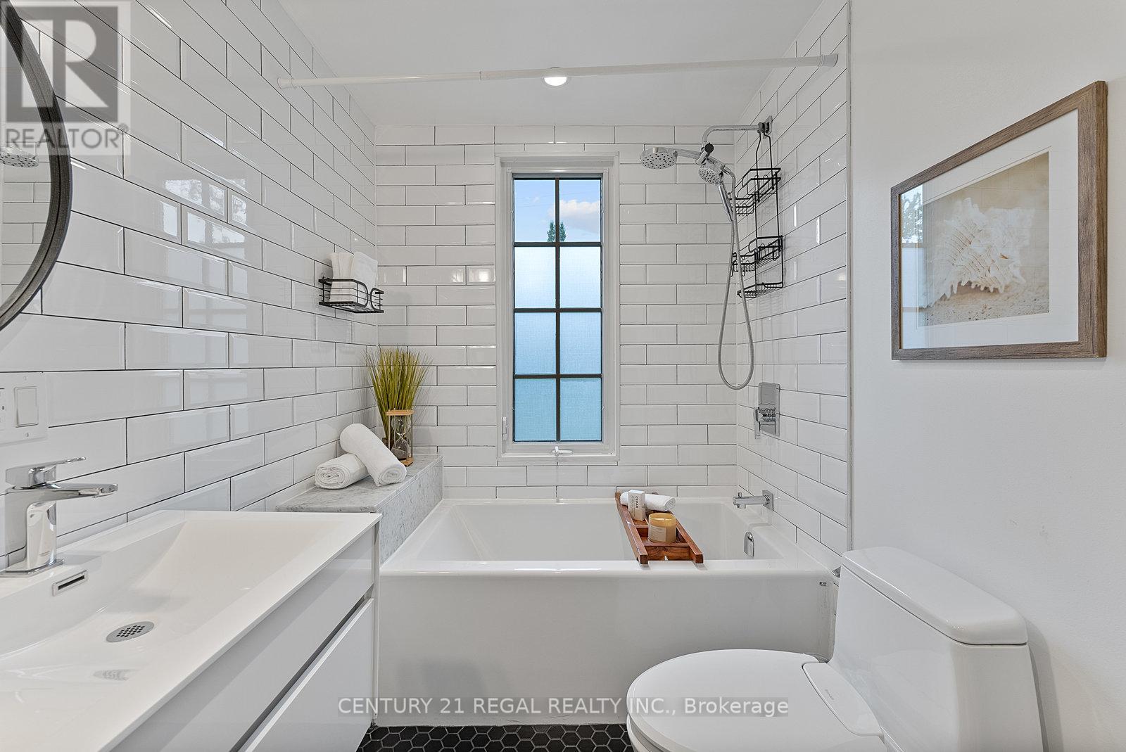 93 Douglas Crescent, Toronto, Ontario  M4W 2E6 - Photo 30 - C12439930