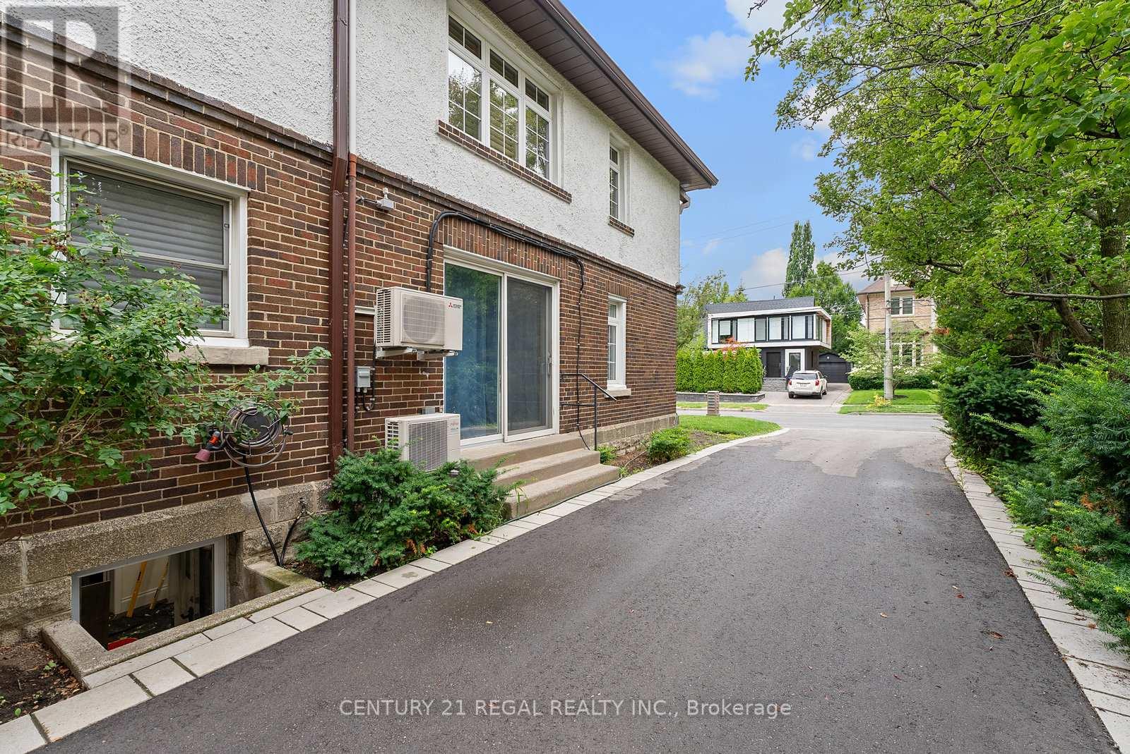 93 Douglas Crescent, Toronto, Ontario  M4W 2E6 - Photo 39 - C12439930