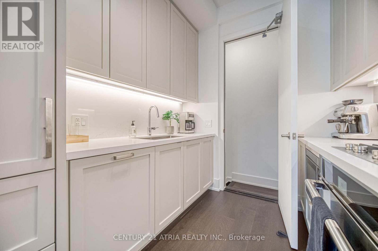 Th16 - 165 Pears Avenue, Toronto, Ontario  M5R 0C1 - Photo 15 - C12440003