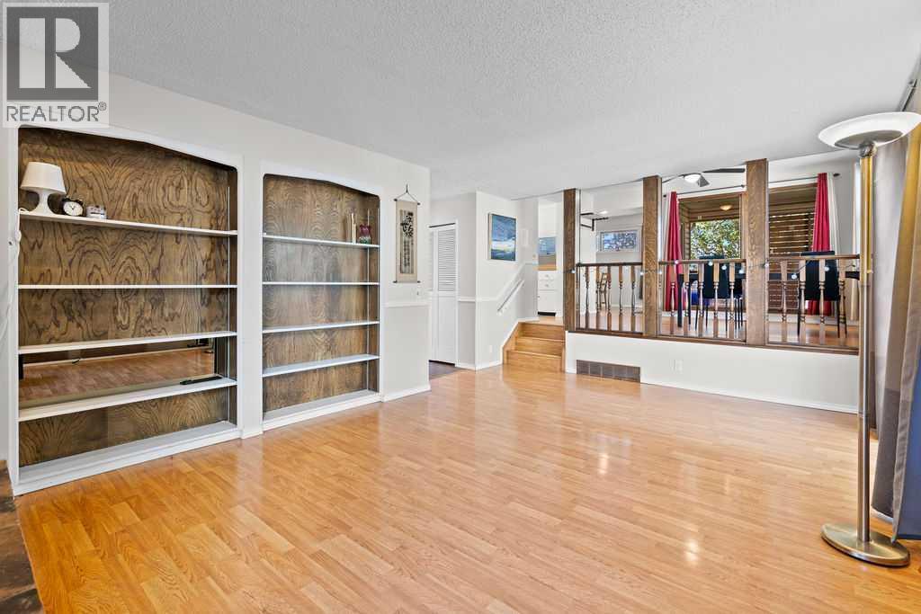 215 Ranchview Court Nw, Calgary, Alberta  T3G 1A5 - Photo 9 - A2253870
