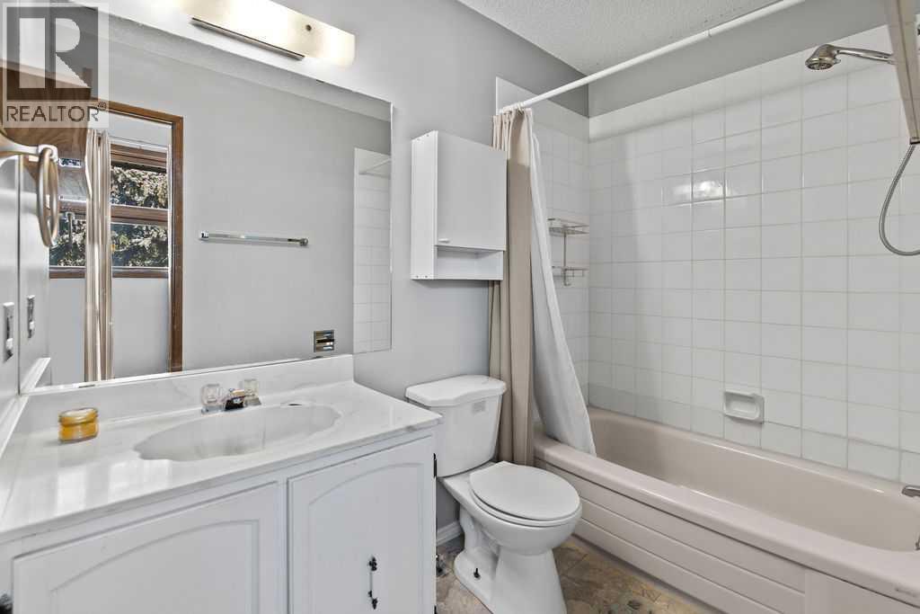 215 Ranchview Court Nw, Calgary, Alberta  T3G 1A5 - Photo 22 - A2253870