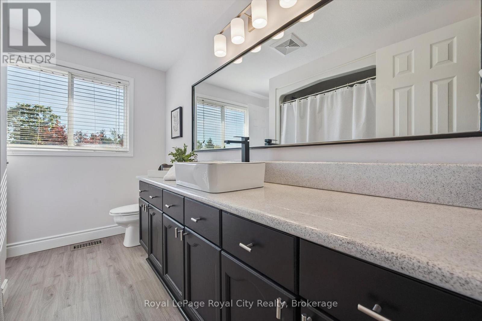 130 Silurian Drive, Guelph, Ontario  N1E 7G1 - Photo 26 - X12440012