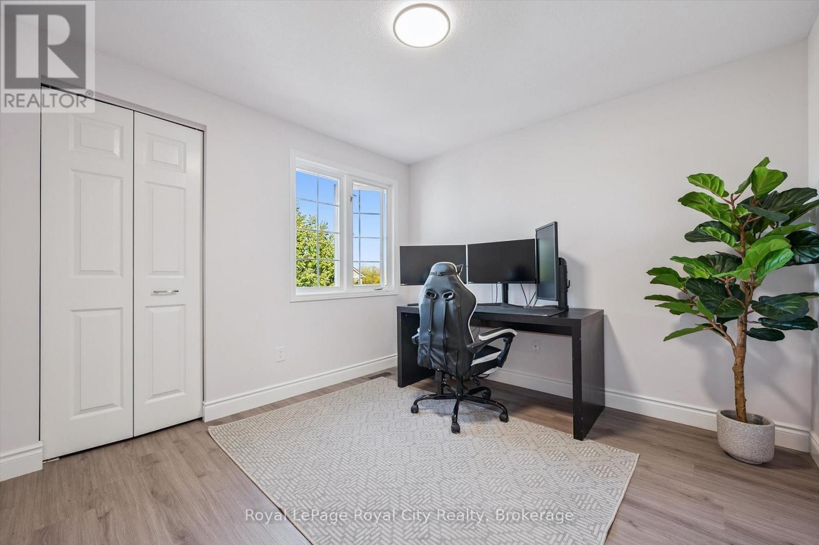 130 Silurian Drive, Guelph, Ontario  N1E 7G1 - Photo 30 - X12440012