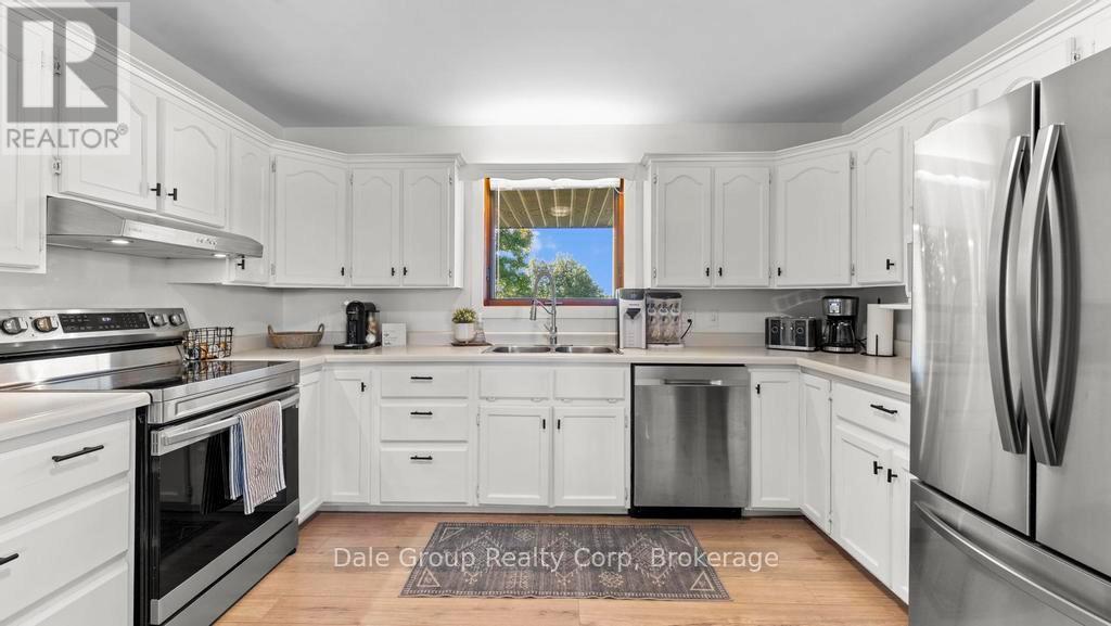 35272 Cut Line Road, Central Huron, Ontario  N7A 3X8 - Photo 9 - X12440097