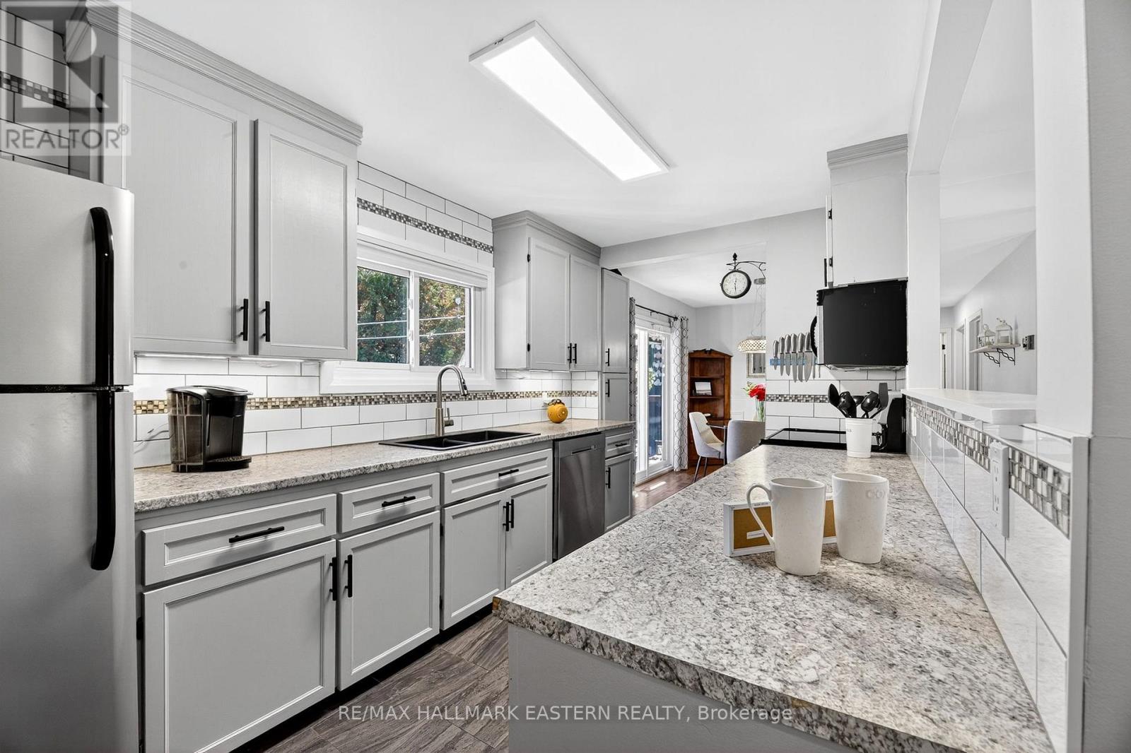 4379 Highway 28, Selwyn, Ontario  K0L 2H0 - Photo 10 - X12440004