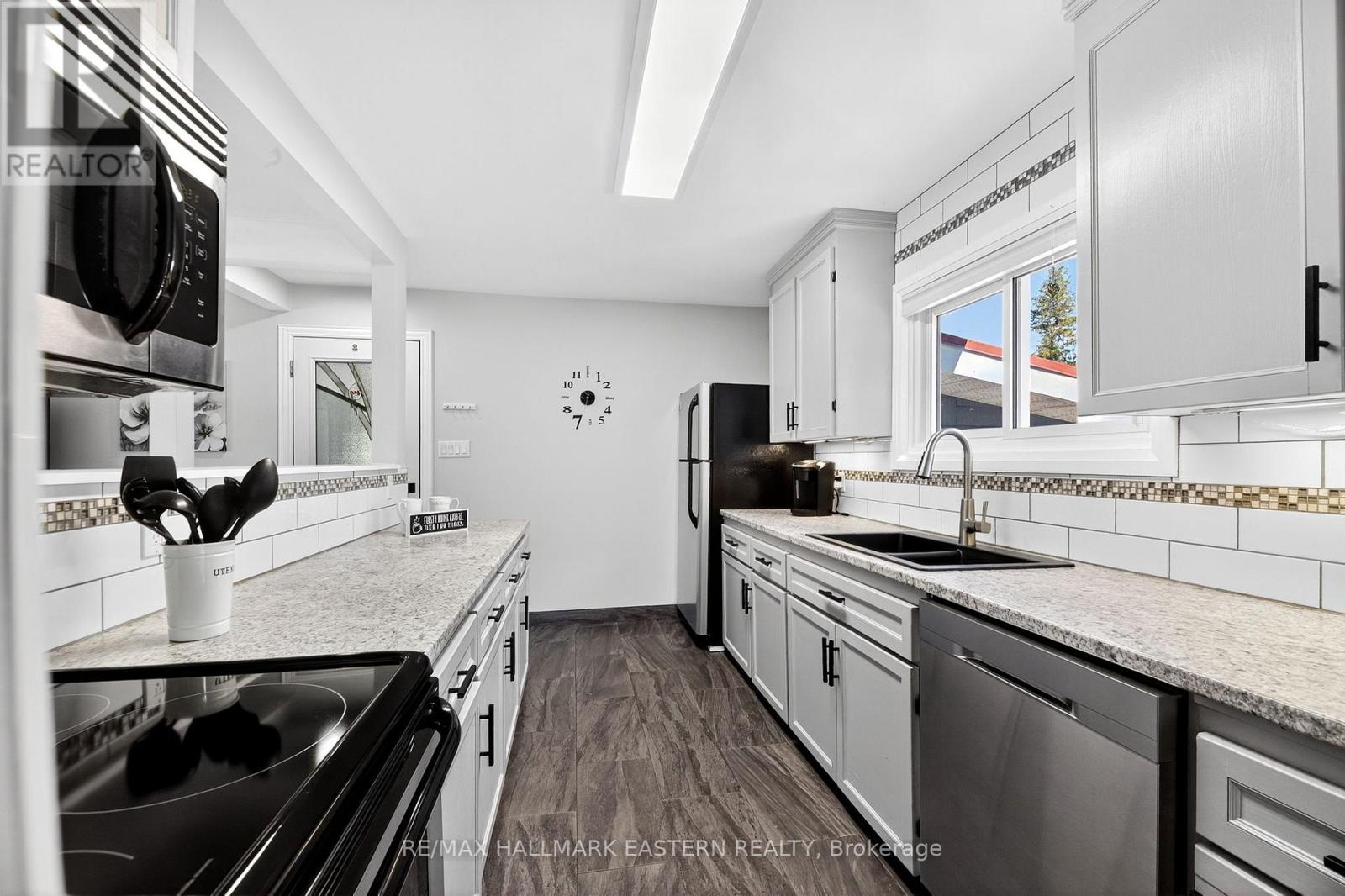 4379 Highway 28, Selwyn, Ontario  K0L 2H0 - Photo 13 - X12440004