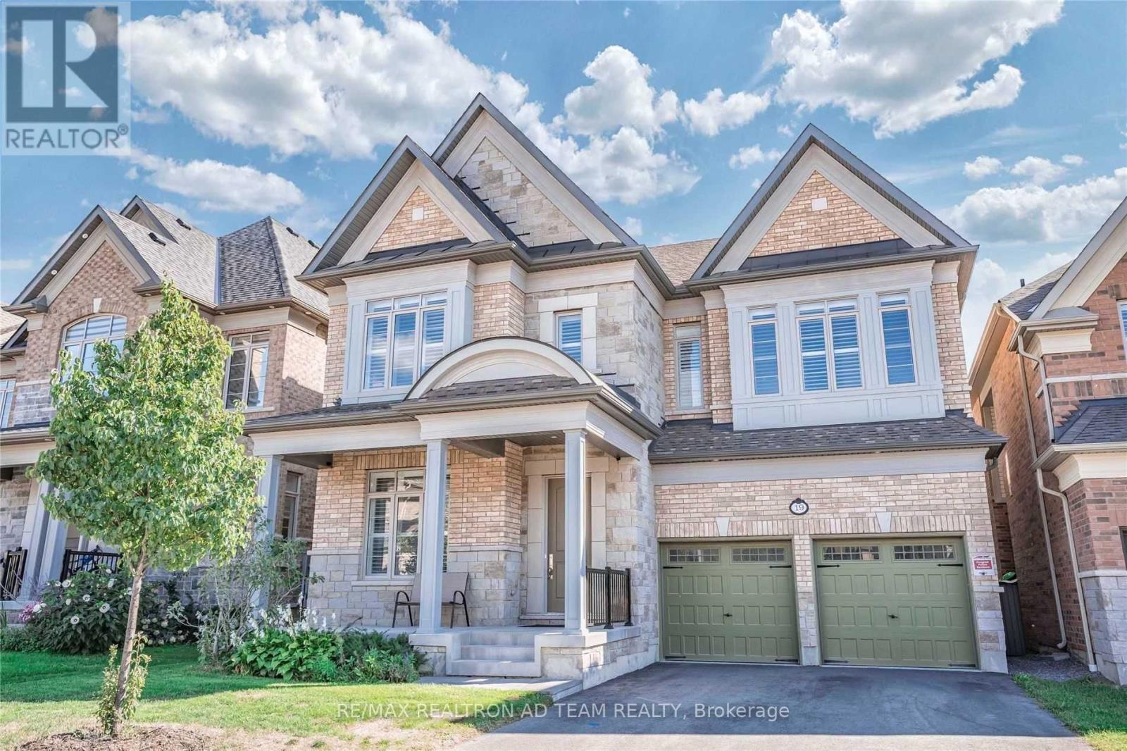 19 PENNINE DRIVE, Whitby, Ontario