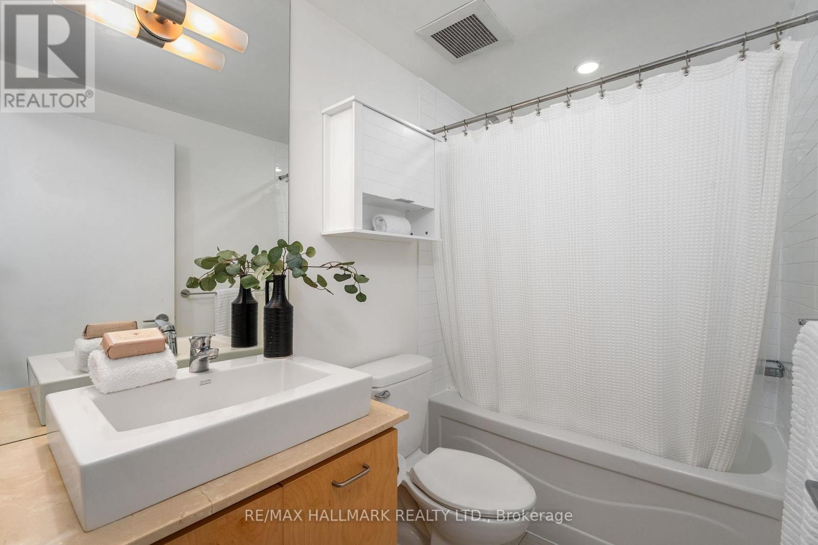 239 - 201 Carlaw Avenue, Toronto, Ontario  M4M 2S1 - Photo 16 - E12439882