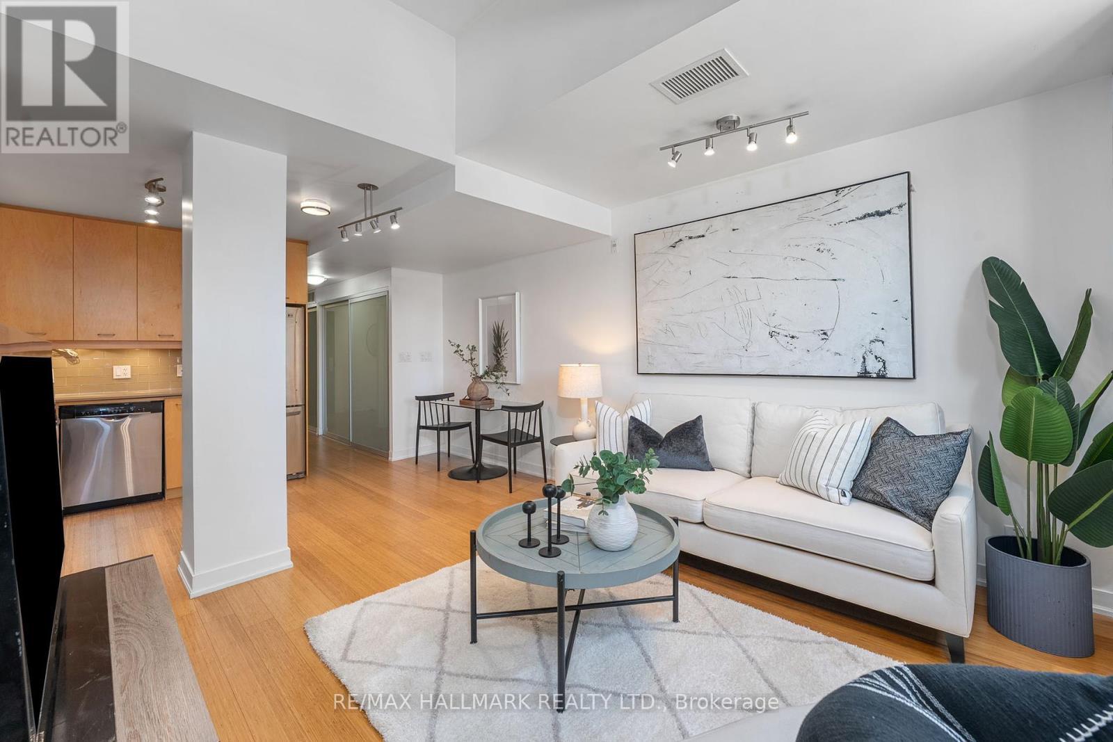 239 - 201 Carlaw Avenue, Toronto, Ontario  M4M 2S1 - Photo 2 - E12439882