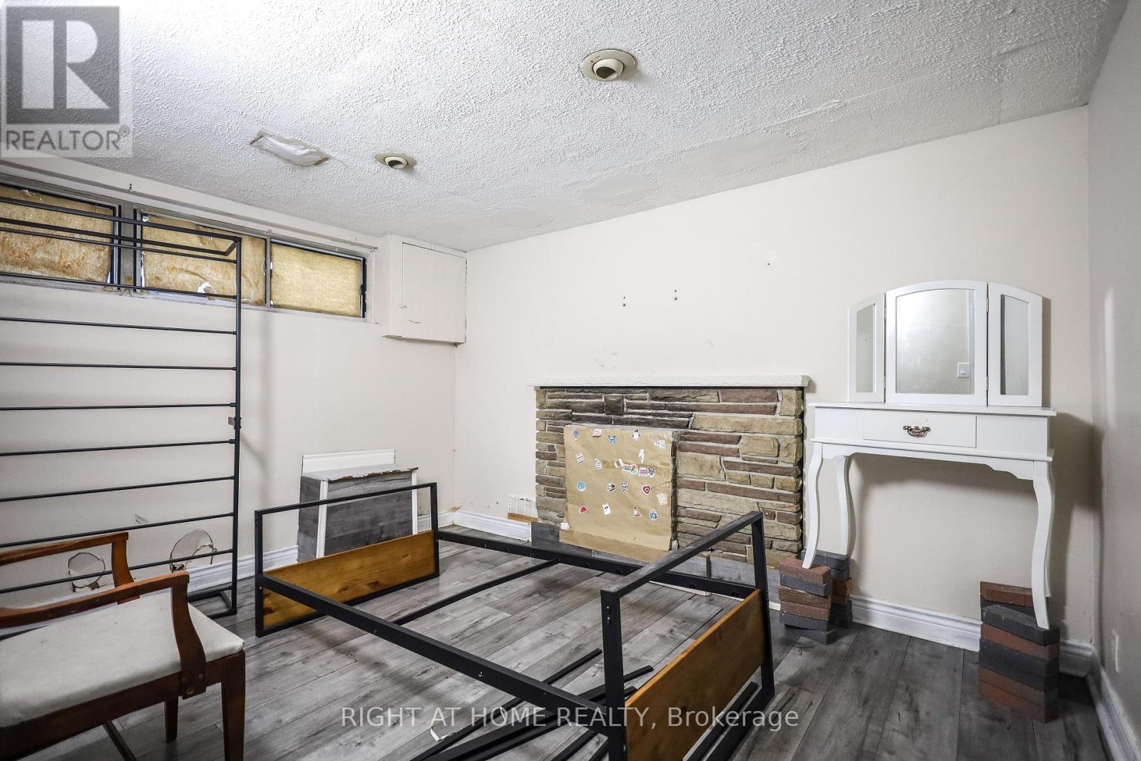 3261 Lawrence Avenue E, Toronto, Ontario  M1H 1A5 - Photo 24 - E12439910