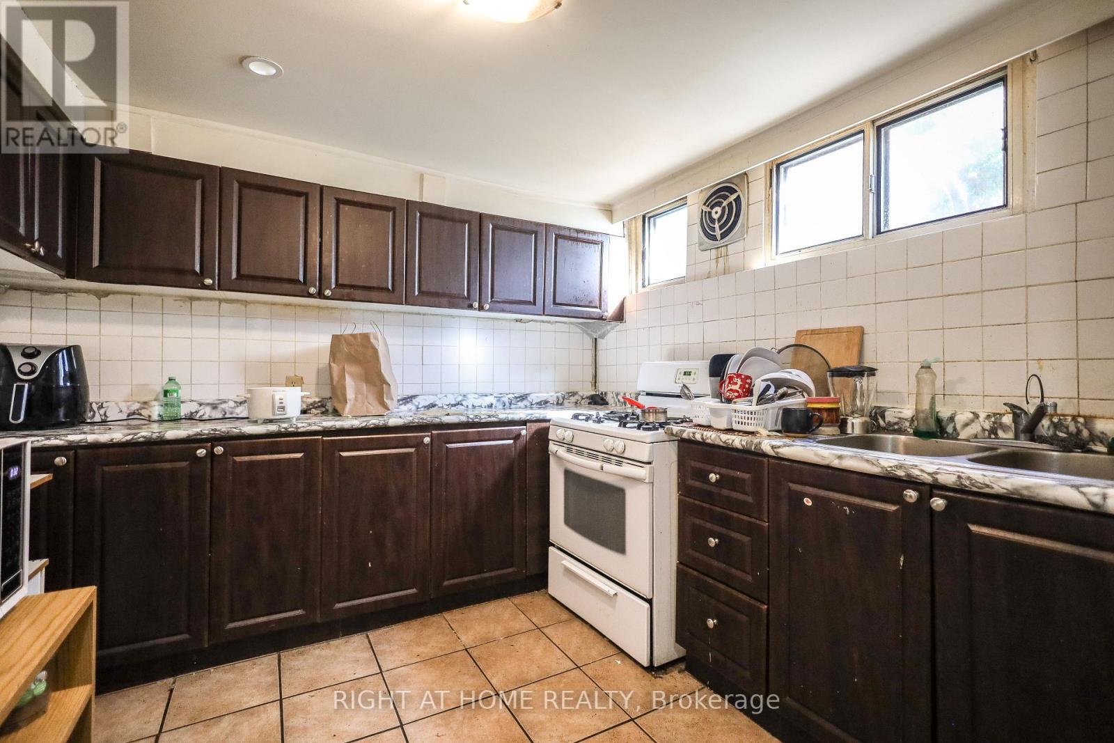 3261 Lawrence Avenue E, Toronto, Ontario  M1H 1A5 - Photo 26 - E12439910